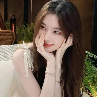 乐坛天后私下抽烟，评论区沦陷，短时间内引热议